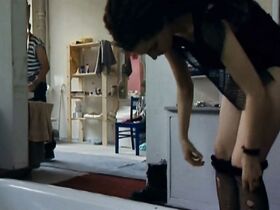 Яна Штраулино голая – Gallant Girls (2003) #2