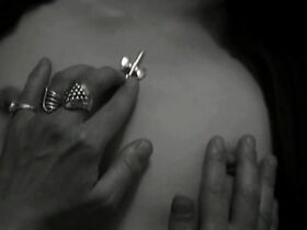 Яна Штраулино голая – Gallant Girls (2003) #7