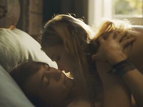 Милена Чарнтке голая – Длинные тени (2018)