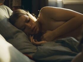 Милена Чарнтке голая – Длинные тени (2018) #6