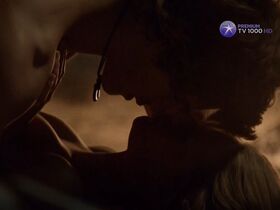 Индиана Эванс секси – Голубая лагуна (2012) #8