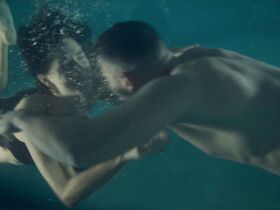 Ким Ридле секси – Небоскрёбы s01e06 (2019) #5