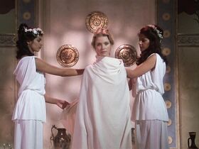 Джуди Баукер голая – Битва Титанов (1981) #5