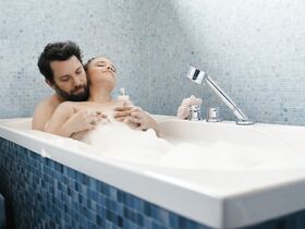 Ясна Фритци Бауэр голая – Придурки s03e01 (2019) #5