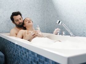 Ясна Фритци Бауэр голая – Придурки s03e01 (2019) #7