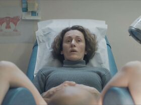 Стелла Фиррогени секси – Пауза (2018)