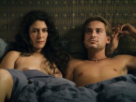 Берен Туна голая – Моногамия s02e03-08 (2019) #12