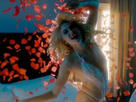 Джеки Мур голая – Скорбь (2017) #11