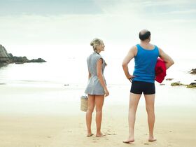 Юли Энгельбрехт голая – Каникулы маленького Николя (2014) #2