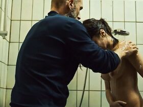 Лола Ле Ланн голая – Синяя птица в моём сердце (2018) #4
