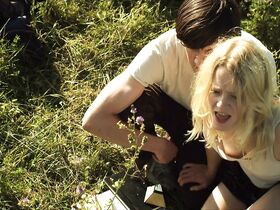 Джулия Занге голая – Моего брата зовут Роберт, и он идиот (2018) #10