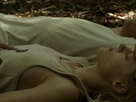 Джулия Занге голая – Моего брата зовут Роберт, и он идиот (2018) #17