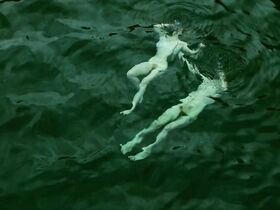 Джулия Занге голая – Моего брата зовут Роберт, и он идиот (2018) #18