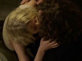 Джулия Занге голая – Моего брата зовут Роберт, и он идиот (2018) #24