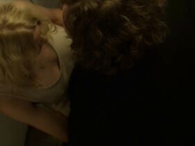 Джулия Занге голая – Моего брата зовут Роберт, и он идиот (2018) #25