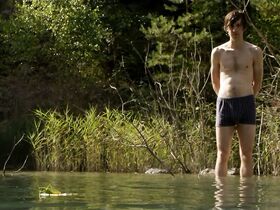 Джулия Занге голая – Моего брата зовут Роберт, и он идиот (2018) #31