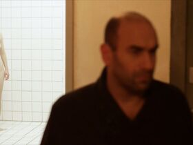 Джулия Занге голая – Моего брата зовут Роберт, и он идиот (2018) #36