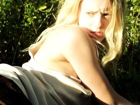 Джулия Занге голая – Моего брата зовут Роберт, и он идиот (2018) #8