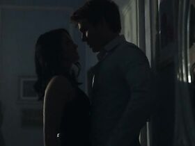 Камила Мендес секси – Ривердэйл s01e12, e13 (2017) #4