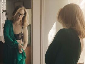 Джулианна Мур голая – Глория Белл (2018) #12