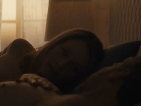 Джулианна Мур голая – Глория Белл (2018) #7