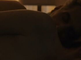 Джулианна Мур голая – Глория Белл (2018) #9