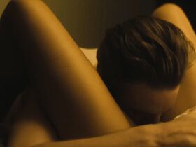 Кармен Эджого секси – Рождённый для грусти (2015) #6