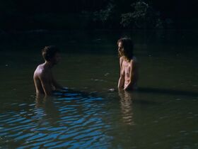 Сабрина Сейвеку голая – Скоро наступят счастливые времена (2016) #10