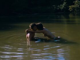 Сабрина Сейвеку голая – Скоро наступят счастливые времена (2016) #11