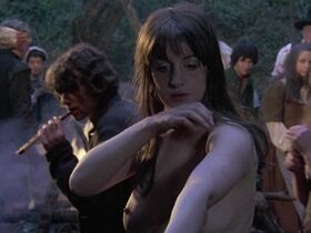 Ивонн Пол голая – Обличье сатаны (1971) #3