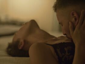 Пери Баумайстер голая – Небоскрёбы s01e04 (2019) #4