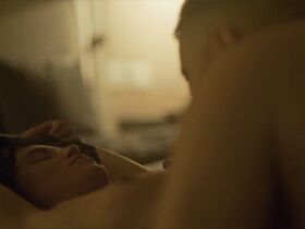 Пери Баумайстер голая – Небоскрёбы s01e04 (2019) #6