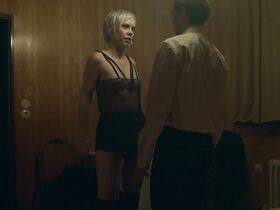 Жасмин Минц голая – Небоскрёбы s01e02, e04 (2019) #11