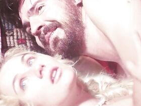 Клер Бауэн секси – Подвешенный (2012)