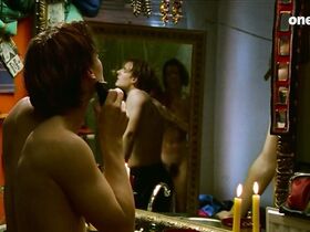 Кира Кошелла голая – Втроем по жизни s01e10 (1999) #7