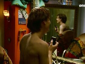 Кира Кошелла голая – Втроем по жизни s01e10 (1999) #8