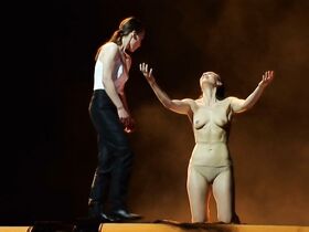 Нора Бузалка голая – Die Räuber (2017)