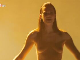 Нора Бузалка голая – Die Räuber (2017) #9