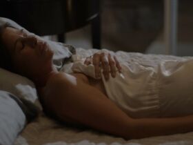 Мора Тирни голая – Любовники s05e01 (2019) #6