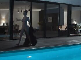 Руби О. Фи голая – Зази (2016) #2