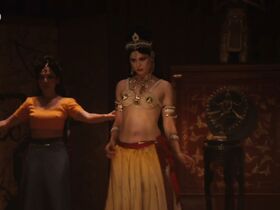 Эмилии Биазон голая – Сантос Дюмон s01e04 (2019) #2