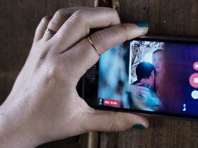 Мария-Виктория Драгуш голая – Потерянная (2018) #4