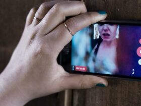 Мария-Виктория Драгуш голая – Потерянная (2018) #6