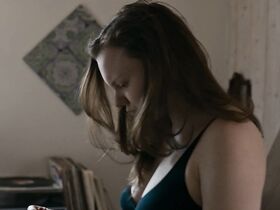 Мария-Виктория Драгуш голая – Потерянная (2018) #8