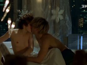 Яна Штраулино голая – Абсолютно правильные мальчики (2002)