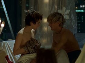 Яна Штраулино голая – Абсолютно правильные мальчики (2002) #4