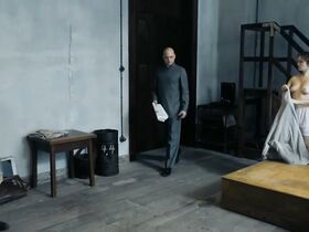 Валери Пахнер голая – Баухаус — новая эра s01e01 (2019) #2