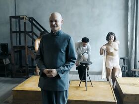 Валери Пахнер голая – Баухаус — новая эра s01e01 (2019) #3