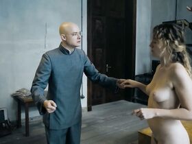 Валери Пахнер голая – Баухаус — новая эра s01e01 (2019) #6