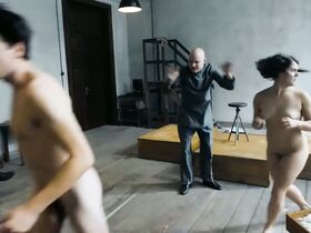 Валери Пахнер голая – Баухаус — новая эра s01e01 (2019) #8